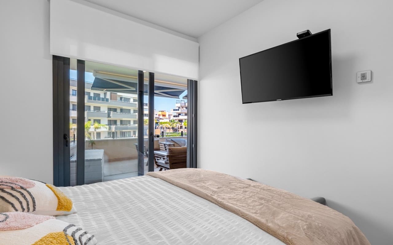 2 bedroom Apartment for sale in Playa Flamenca with pool - € 350,000 (Ref: 9946583)
