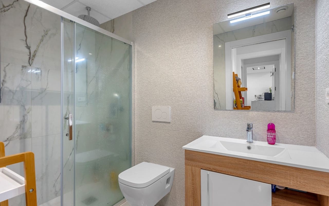 2 bedroom Apartment for sale in Playa Flamenca with pool - € 350,000 (Ref: 9946583)