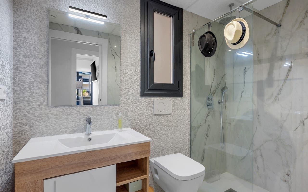 2 bedroom Apartment for sale in Playa Flamenca with pool - € 350,000 (Ref: 9946583)