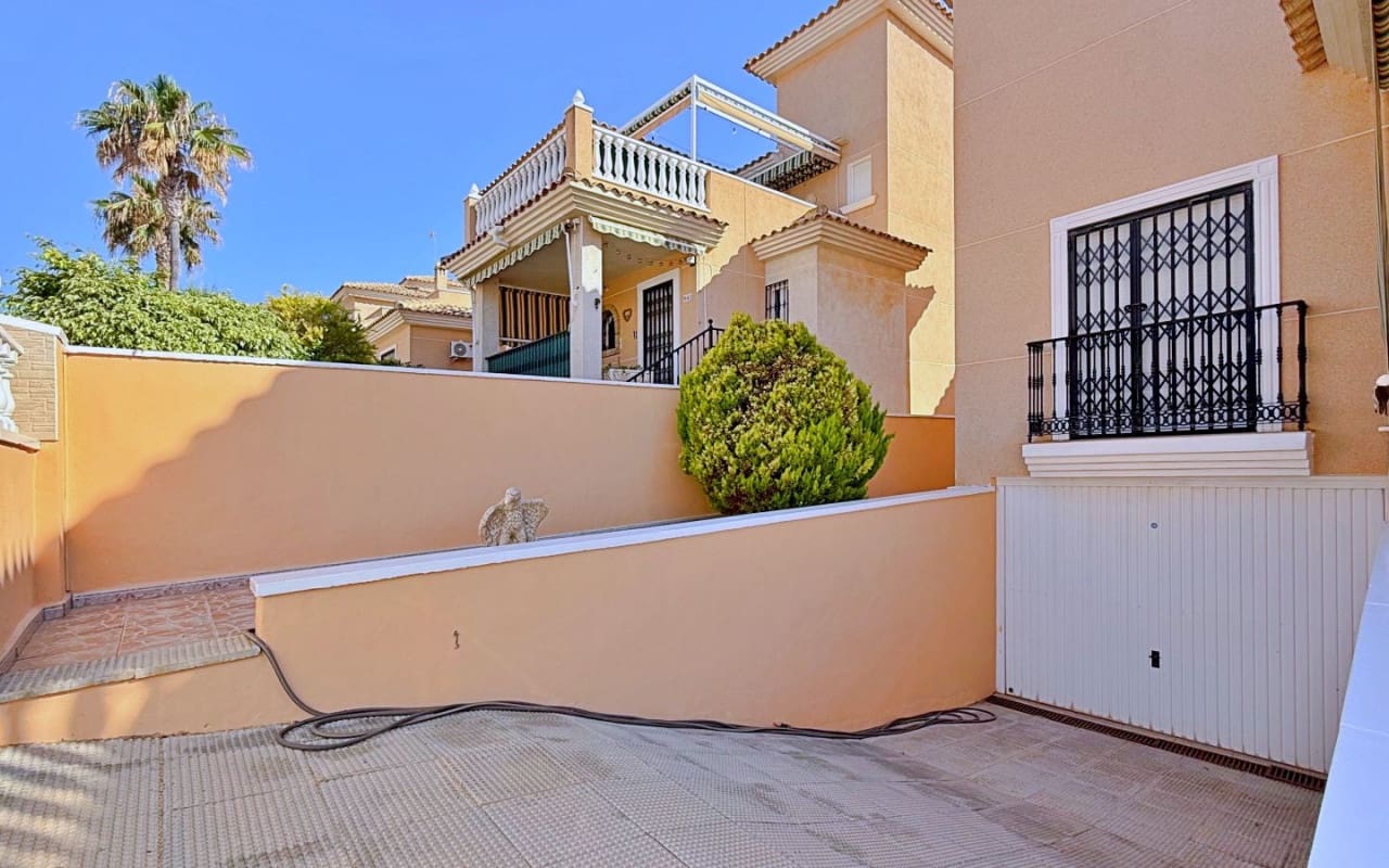 4 quarto Moradia para venda em Orihuela Costa - 379 000 € (Ref: 9950148)