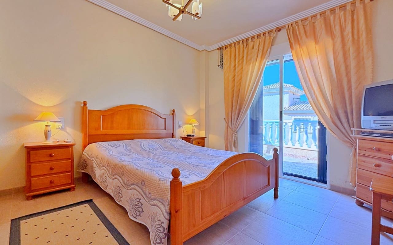 4 quarto Moradia para venda em Orihuela Costa - 379 000 € (Ref: 9950148)