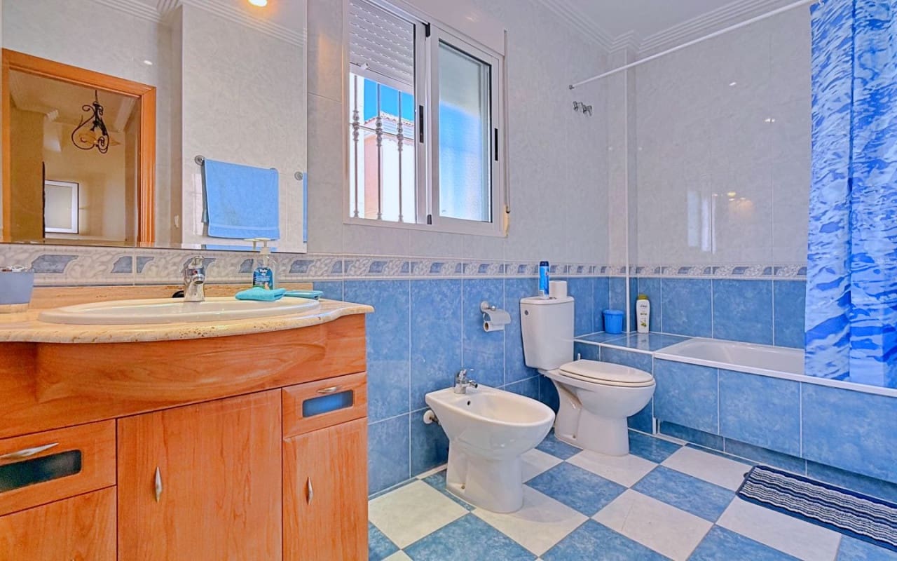 4 quarto Moradia para venda em Orihuela Costa - 379 000 € (Ref: 9950148)