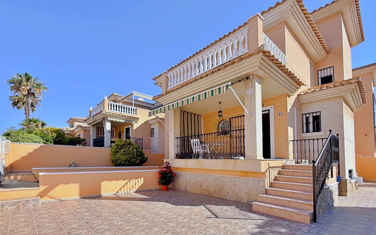 4 quarto Moradia para venda em Orihuela Costa - 379 000 € (Ref: 9950148)