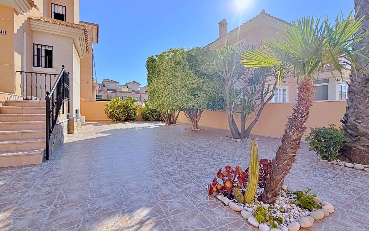 4 quarto Moradia para venda em Orihuela Costa - 379 000 € (Ref: 9950148)