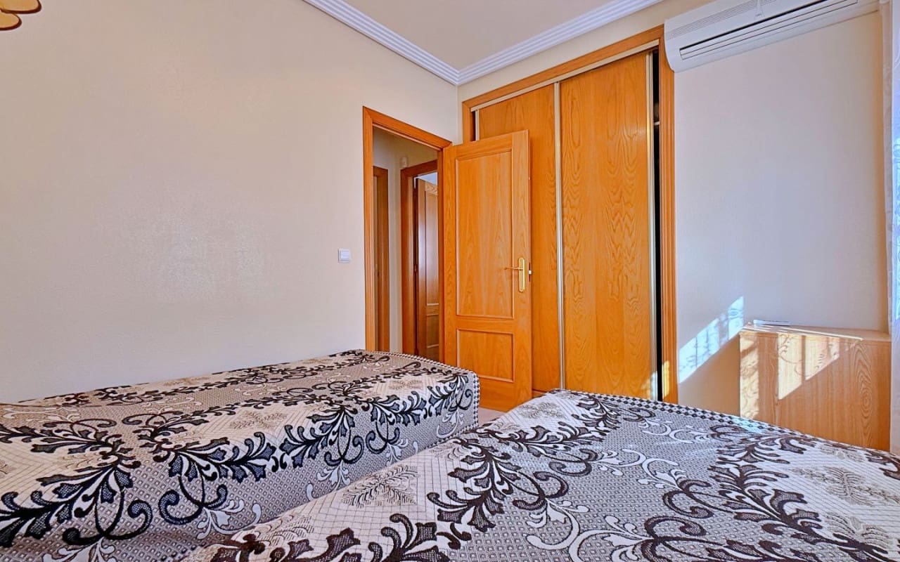 4 quarto Moradia para venda em Orihuela Costa - 379 000 € (Ref: 9950148)