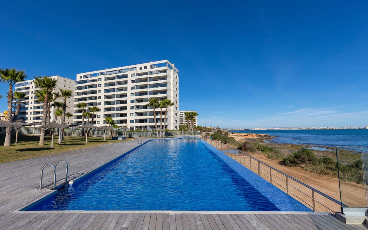 2 chambre Appartement à vendre à Punta Prima - 765 000 € (Ref: 9950152)