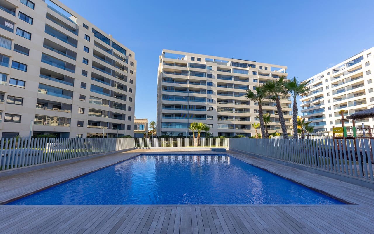 2 chambre Appartement à vendre à Punta Prima - 765 000 € (Ref: 9950152)