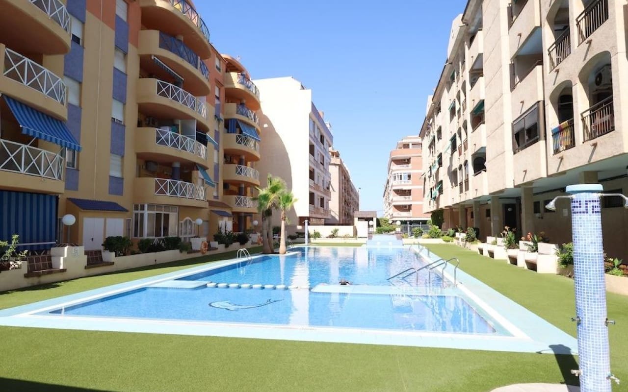3 soverom Leilighet til salgs i Torrevieja med svømmebasseng - € 189 000 (Ref: 9950153)