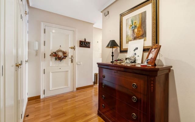 4 soveværelse Lejlighed til salg i Centro - Muelle Pesquero, Torrevieja - € 499.000 (Ref: 9950156)