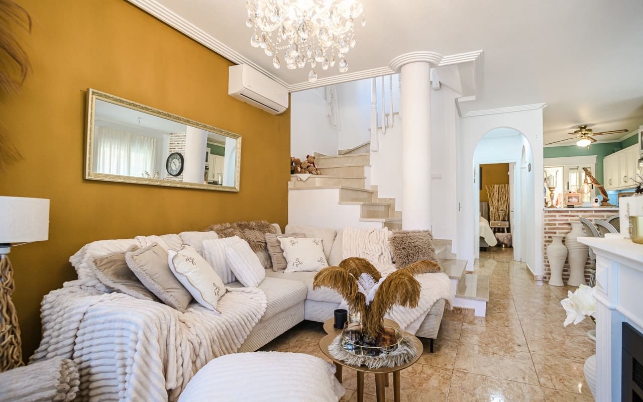 3 soveværelse Villa til salg i El Raso med swimmingpool - € 299.500 (Ref: 9956209)