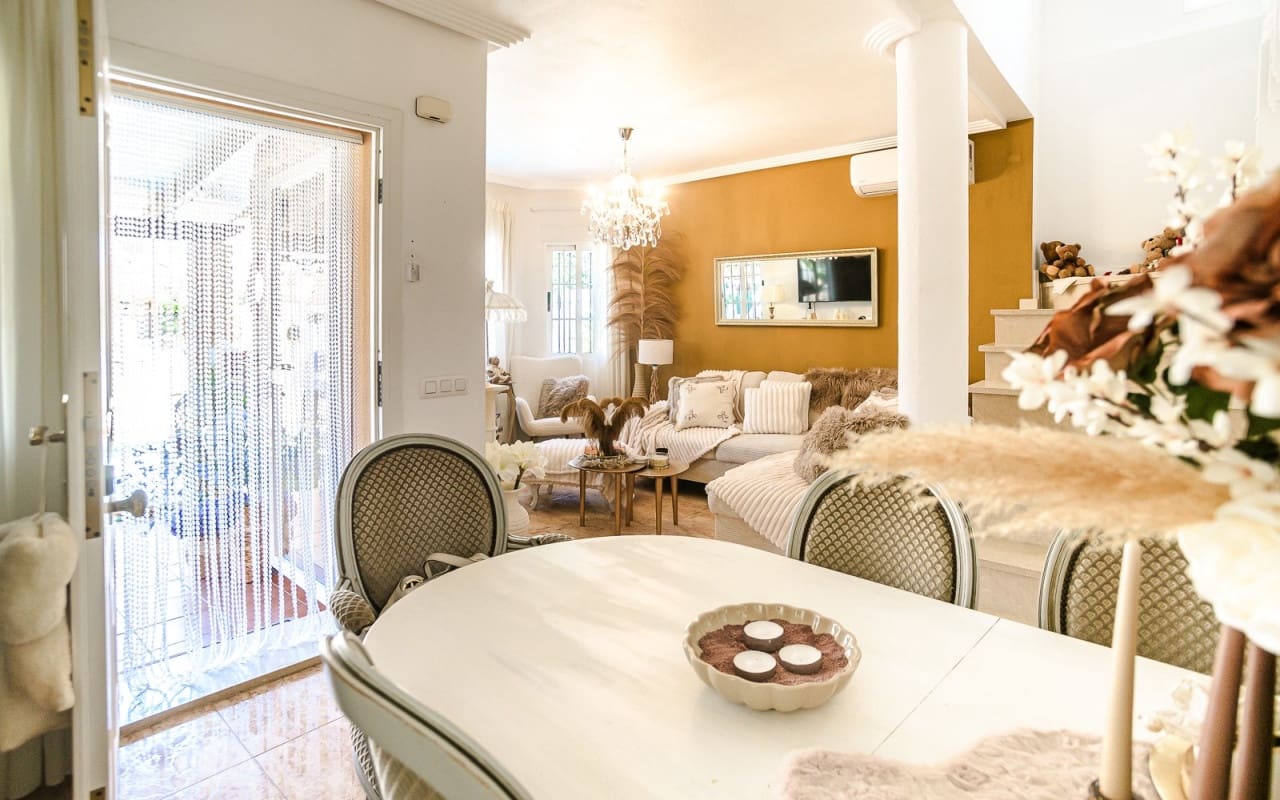 3 soveværelse Villa til salg i El Raso med swimmingpool - € 299.500 (Ref: 9956209)