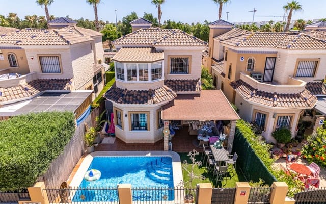 3 soverom Villa til salgs i El Raso, Guardamar del Segura med svømmebasseng - € 299 500 (Ref: 9956209)