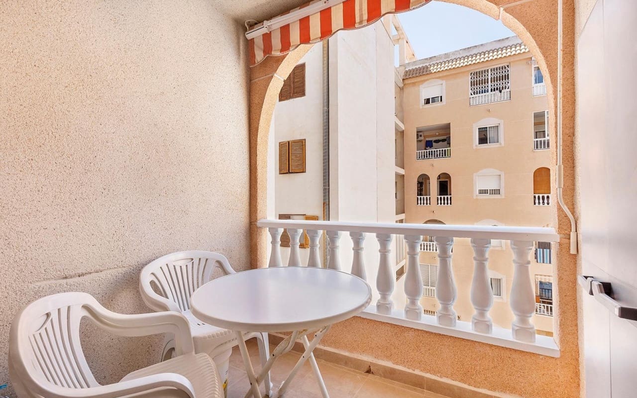 2 quarto Apartamento para venda em Torrevieja com piscina - 143 000 € (Ref: 9956211)