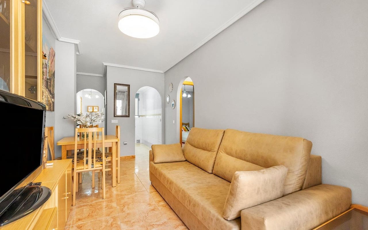 2 quarto Apartamento para venda em Torrevieja com piscina - 143 000 € (Ref: 9956211)