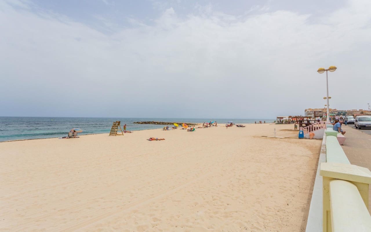 2 quarto Apartamento para venda em Torrevieja com piscina - 143 000 € (Ref: 9956211)