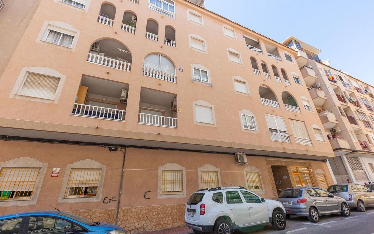 2 quarto Apartamento para venda em Torrevieja com piscina - 143 000 € (Ref: 9956211)