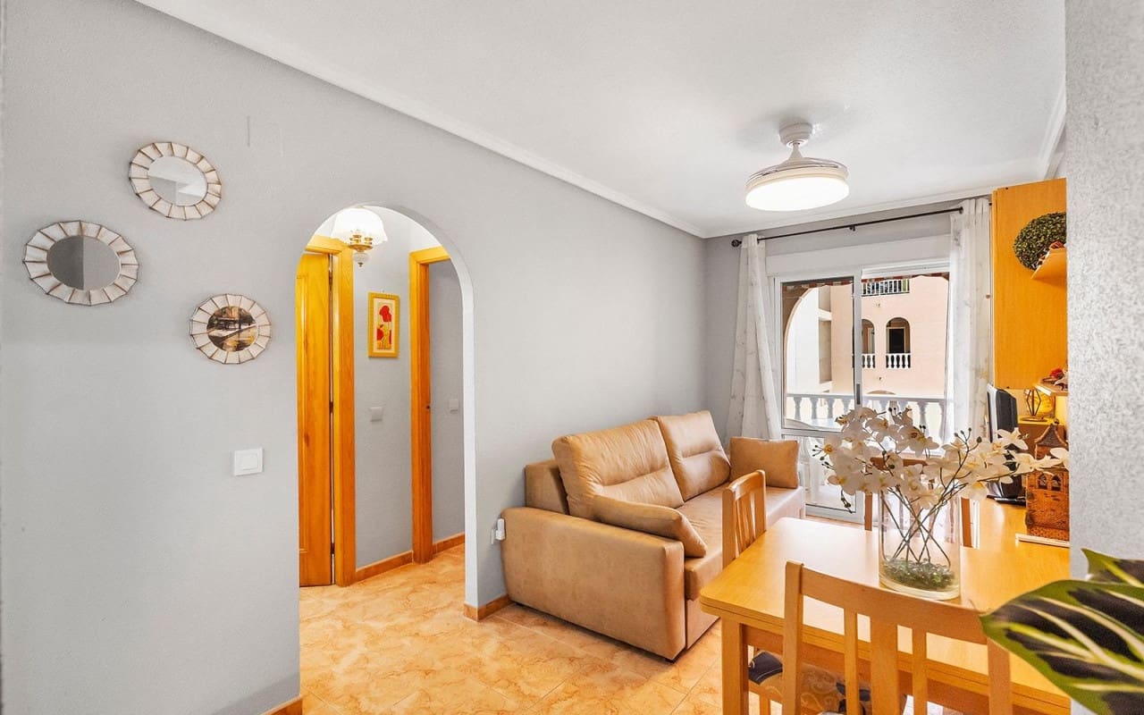 2 quarto Apartamento para venda em Torrevieja com piscina - 143 000 € (Ref: 9956211)