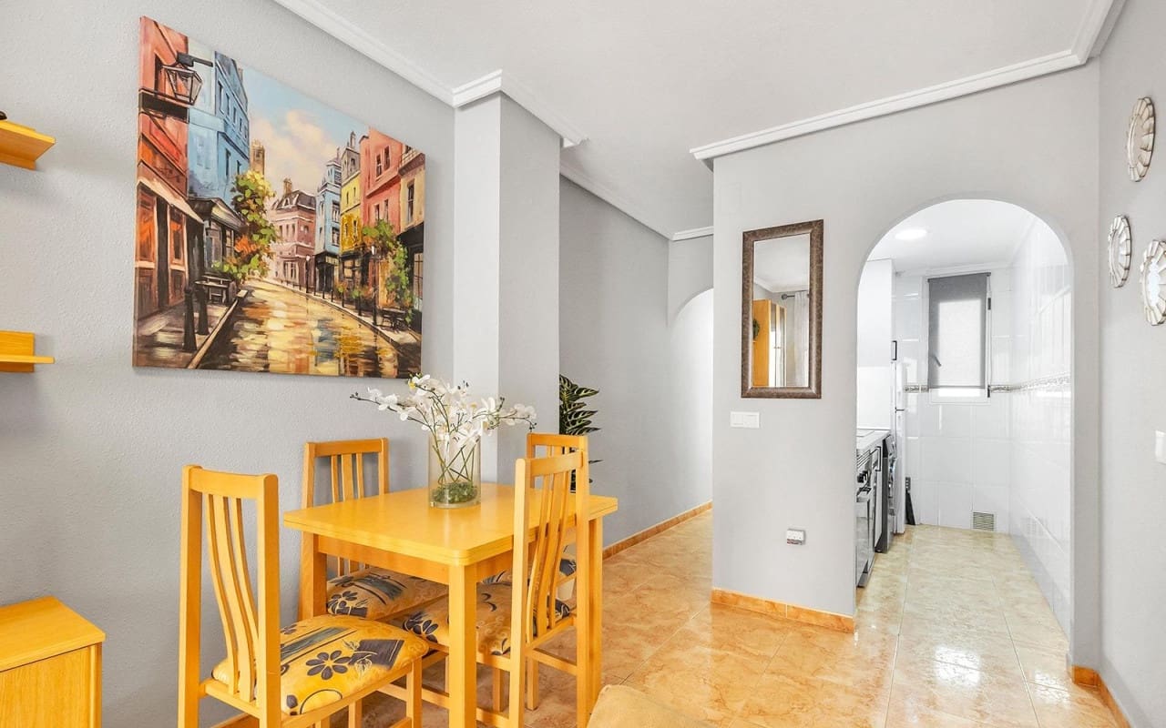 2 quarto Apartamento para venda em Torrevieja com piscina - 143 000 € (Ref: 9956211)