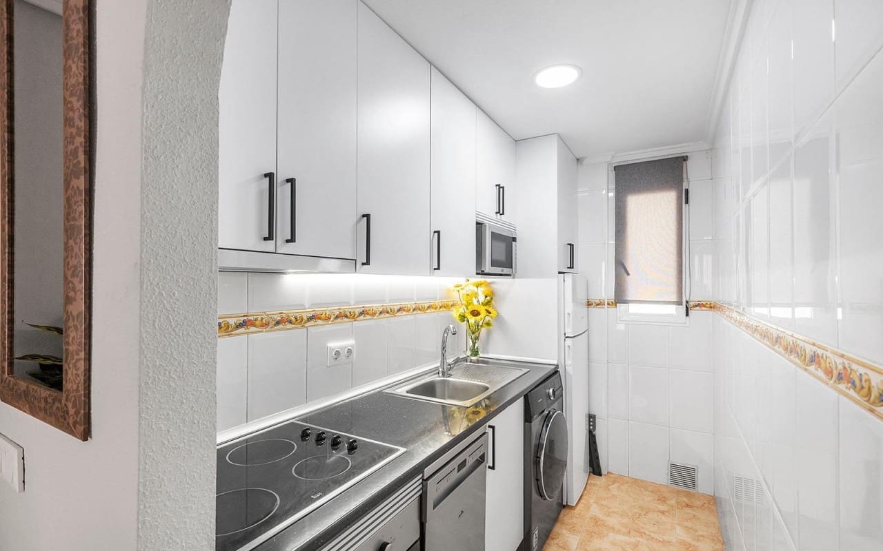 2 quarto Apartamento para venda em Torrevieja com piscina - 143 000 € (Ref: 9956211)