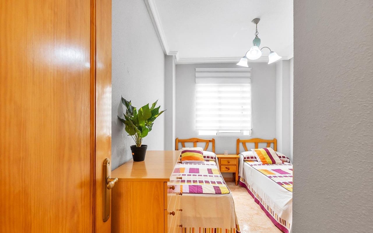 2 quarto Apartamento para venda em Torrevieja com piscina - 143 000 € (Ref: 9956211)