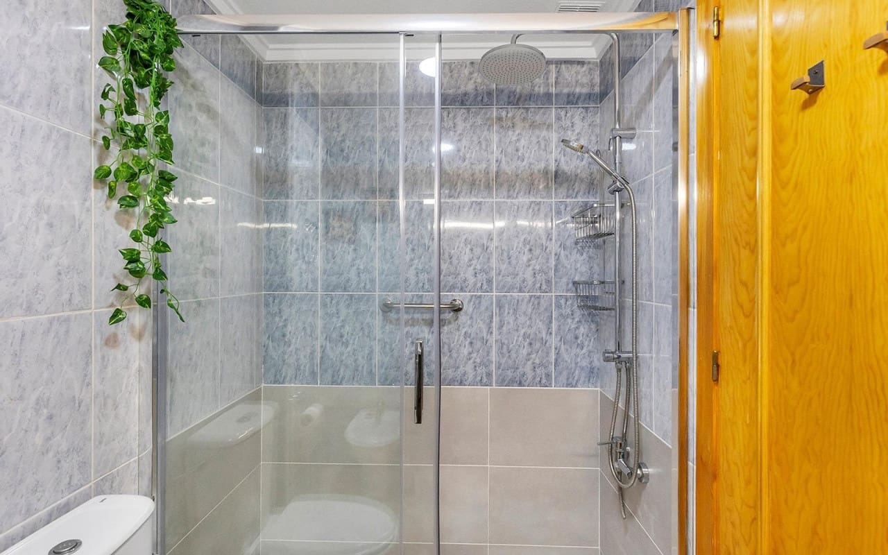 2 quarto Apartamento para venda em Torrevieja com piscina - 143 000 € (Ref: 9956211)