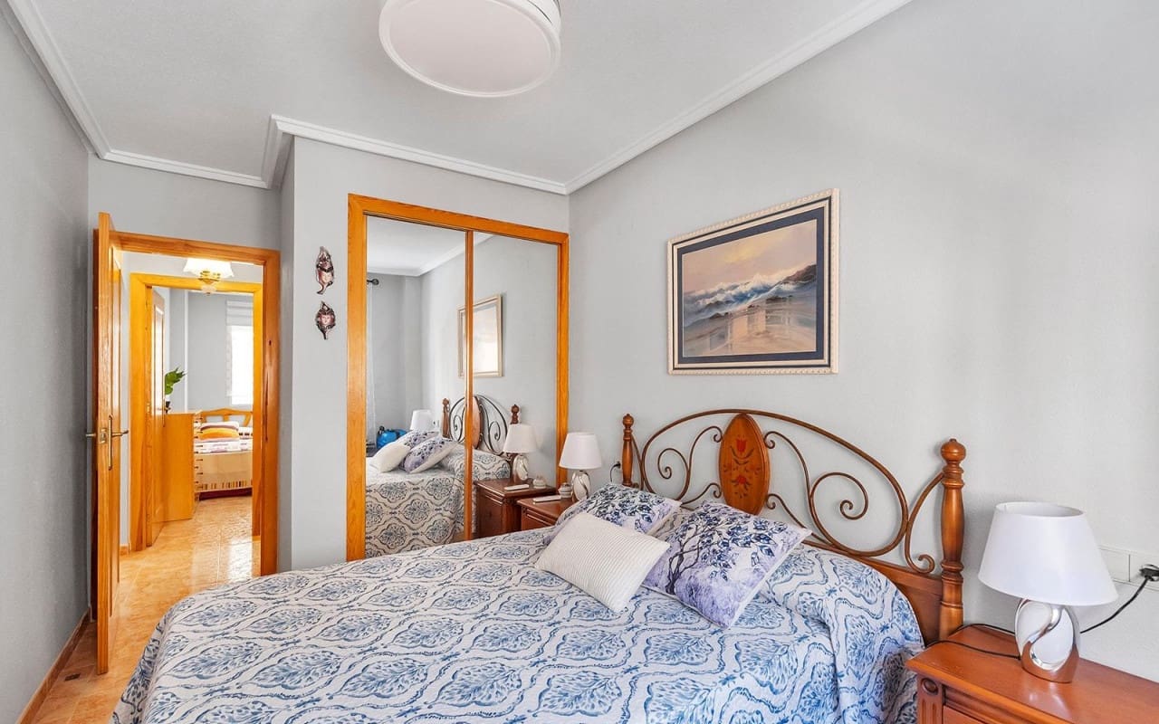 2 quarto Apartamento para venda em Torrevieja com piscina - 143 000 € (Ref: 9956211)