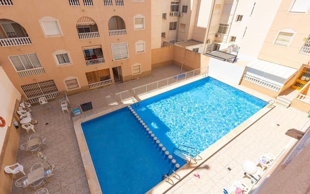 2 quarto Apartamento para venda em Avenida Habaneras - Curva de Palangre, Torrevieja com piscina - 143 000 € (Ref: 9956211)
