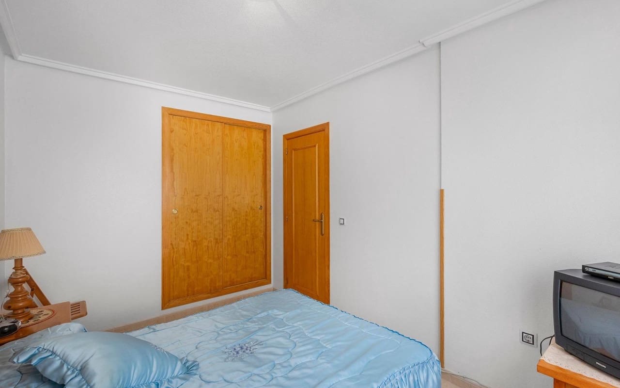 2 soverom Leilighet til salgs i Torrevieja med svømmebasseng - € 138 900 (Ref: 9956213)