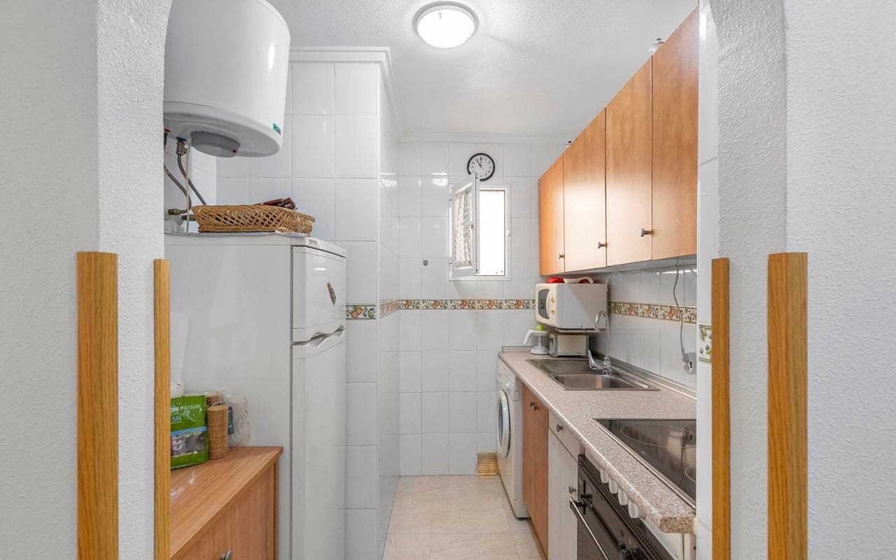2 soverom Leilighet til salgs i Torrevieja med svømmebasseng - € 138 900 (Ref: 9956213)