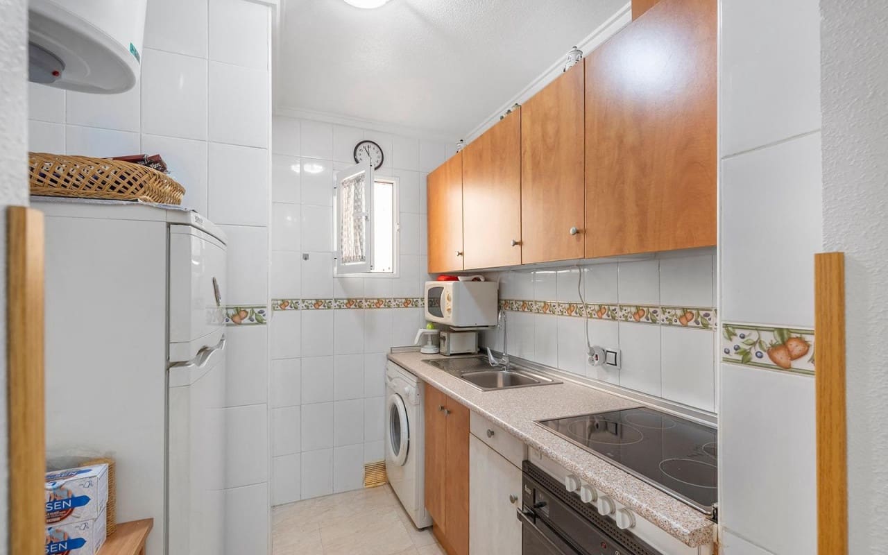 2 soverom Leilighet til salgs i Torrevieja med svømmebasseng - € 138 900 (Ref: 9956213)
