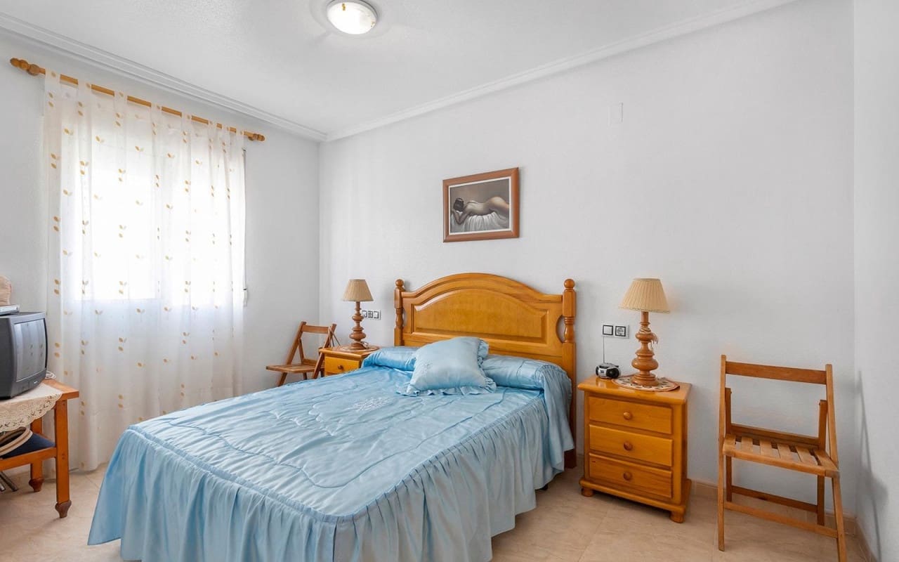 2 soverom Leilighet til salgs i Torrevieja med svømmebasseng - € 138 900 (Ref: 9956213)