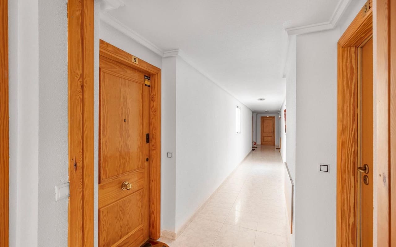 2 soverom Leilighet til salgs i Torrevieja med svømmebasseng - € 138 900 (Ref: 9956213)