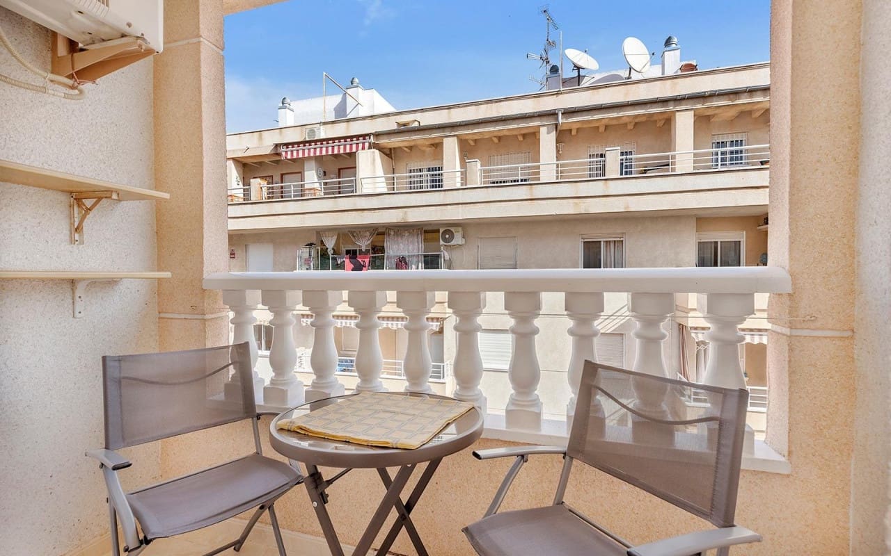 2 soverom Leilighet til salgs i Torrevieja med svømmebasseng - € 138 900 (Ref: 9956213)