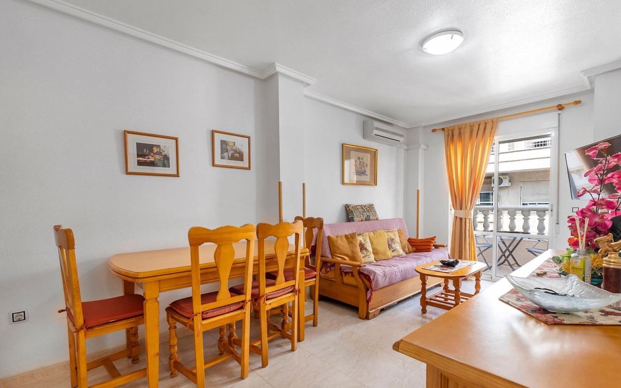 2 soverom Leilighet til salgs i Torrevieja med svømmebasseng - € 138 900 (Ref: 9956213)