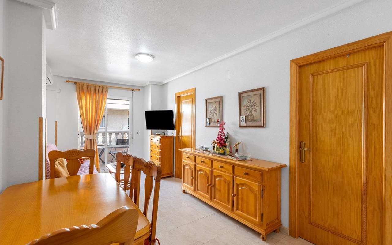2 soverom Leilighet til salgs i Torrevieja med svømmebasseng - € 138 900 (Ref: 9956213)