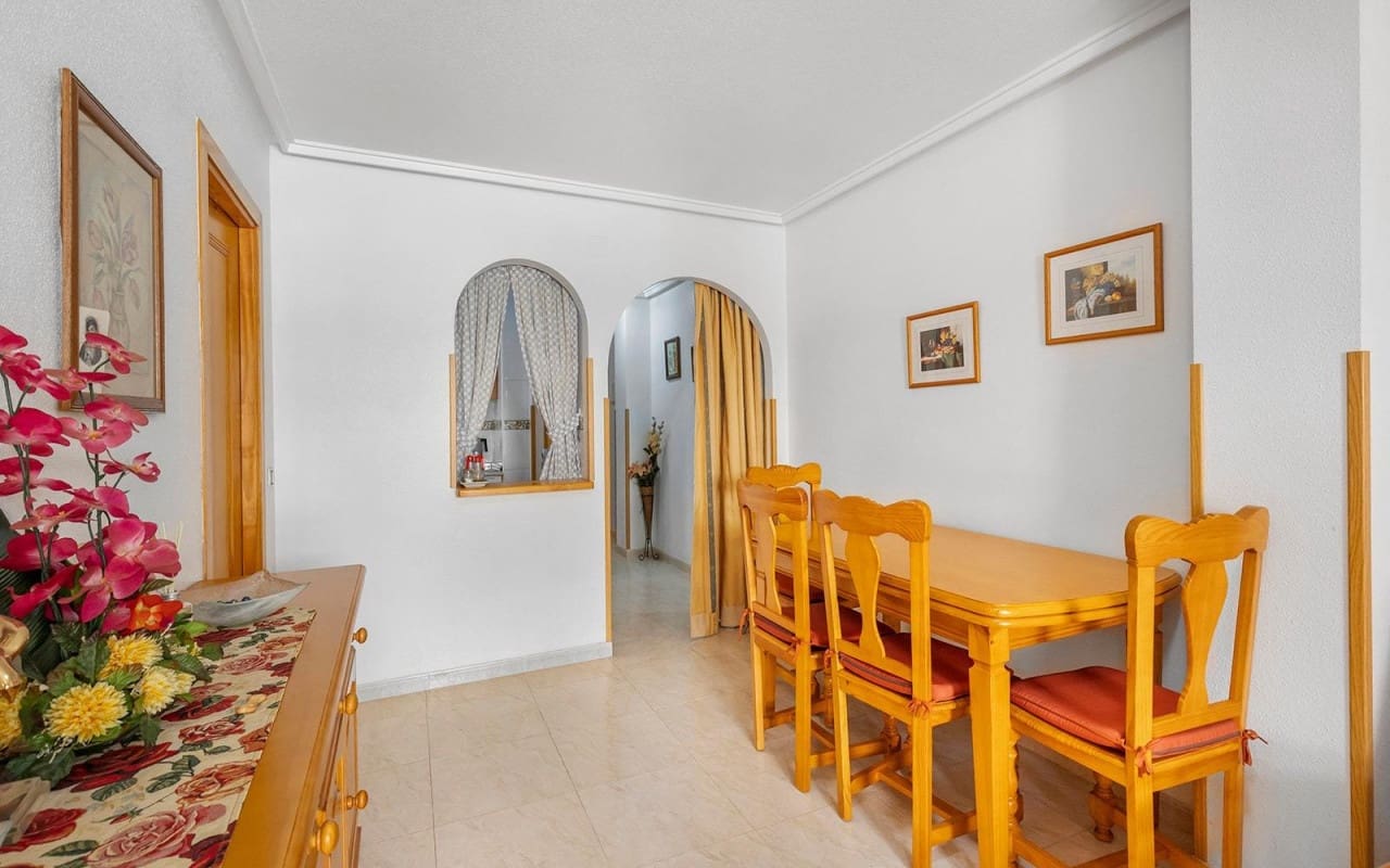 2 soverom Leilighet til salgs i Torrevieja med svømmebasseng - € 138 900 (Ref: 9956213)