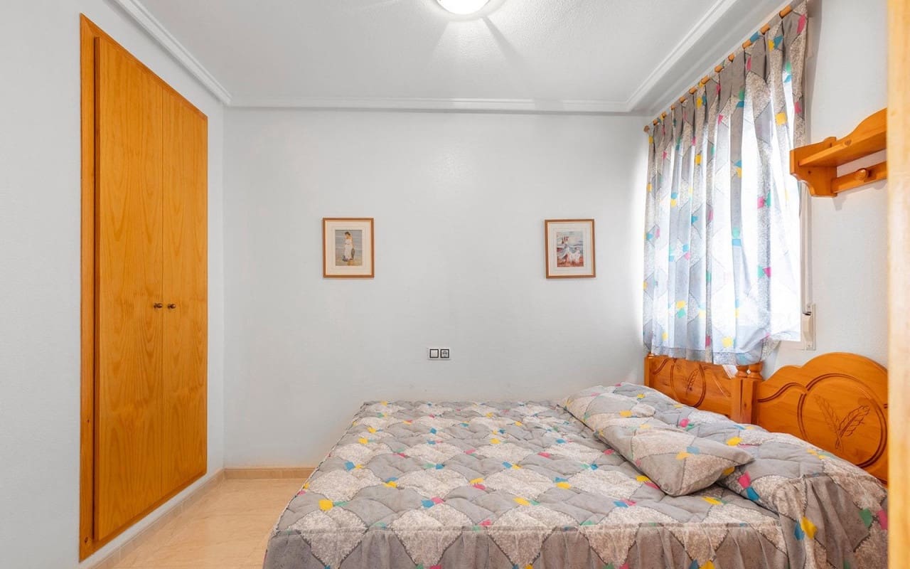 2 soverom Leilighet til salgs i Torrevieja med svømmebasseng - € 138 900 (Ref: 9956213)