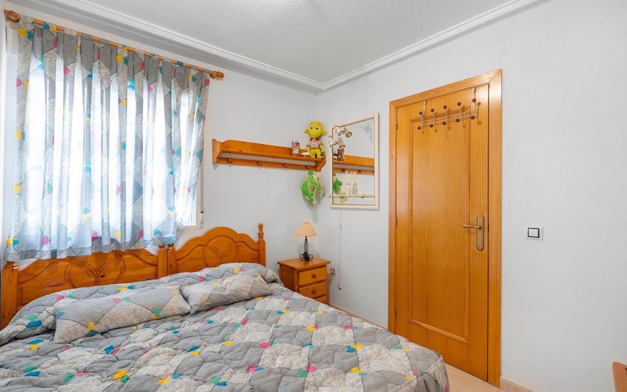2 soverom Leilighet til salgs i Torrevieja med svømmebasseng - € 138 900 (Ref: 9956213)