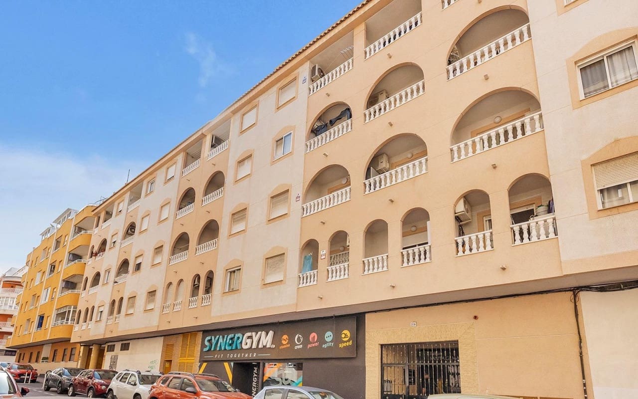 2 soverom Leilighet til salgs i Torrevieja med svømmebasseng - € 138 900 (Ref: 9956213)