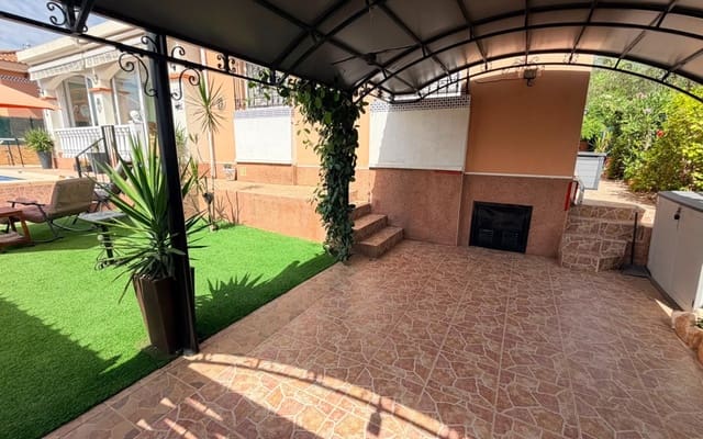 3 soverom Villa til salgs i Los Montesinos med svømmebasseng garasje - € 315 000 (Ref: 9963989)