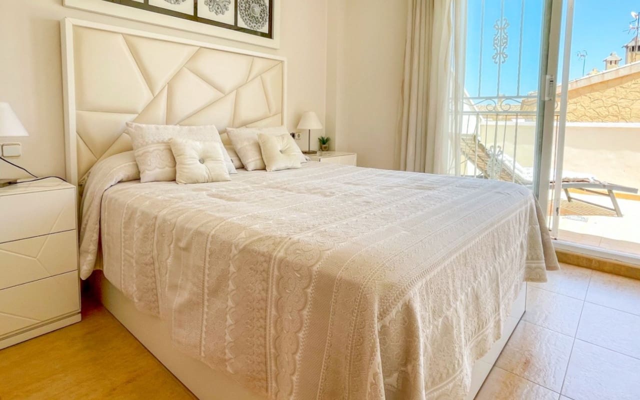 4 sovrum Hus till salu i Orihuela Costa med pool - 339 000 € (Ref: 9963992)