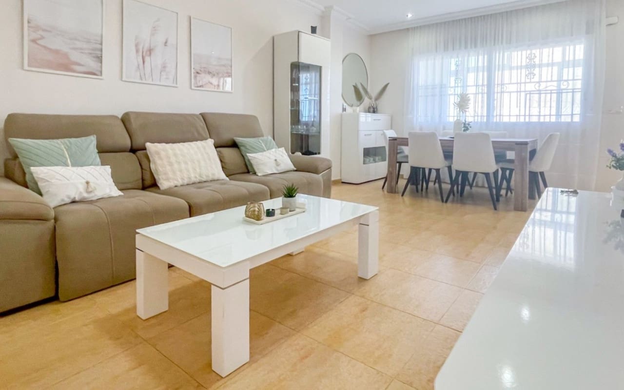 4 sovrum Hus till salu i Orihuela Costa med pool - 339 000 € (Ref: 9963992)