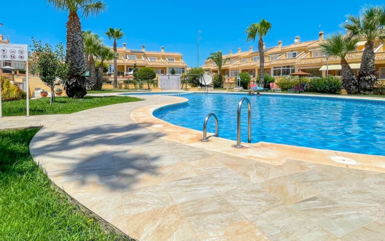 4 sovrum Hus till salu i Orihuela Costa med pool - 339 000 € (Ref: 9963992)