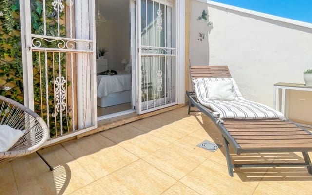 4 slaapkamer Huis te koop in Punta Prima, Orihuela met zwembad - € 339.000 (Ref: 9963992)