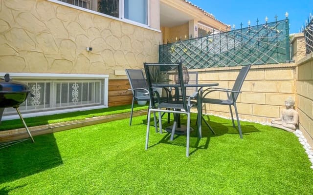 4 slaapkamer Huis te koop in Punta Prima, Orihuela met zwembad - € 339.000 (Ref: 9963992)