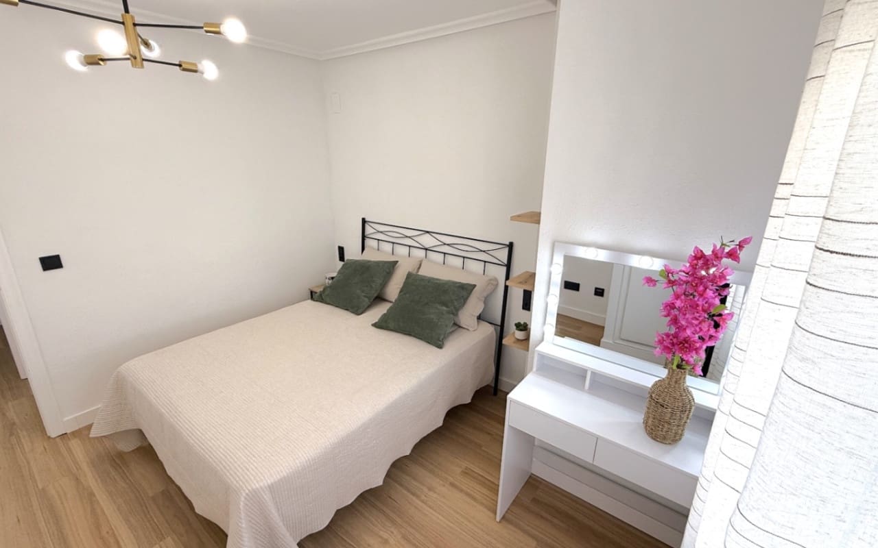 2 soveværelse Lejlighed til salg i Torrevieja - € 164.900 (Ref: 9963996)
