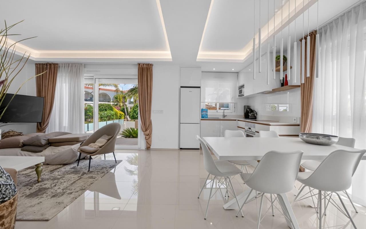 2 bedroom Apartment for sale in Ciudad Quesada with pool - € 329,900 (Ref: 9963998)