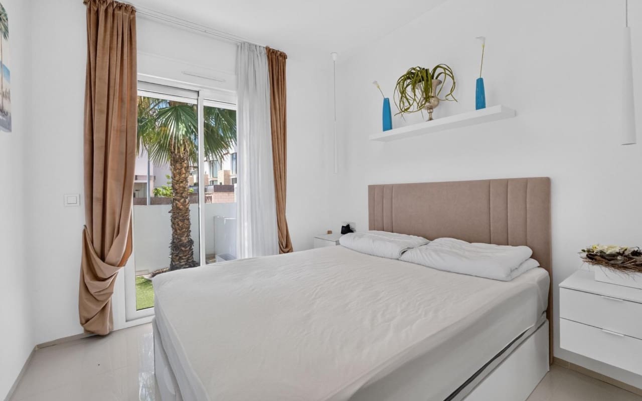 2 bedroom Apartment for sale in Ciudad Quesada with pool - € 329,900 (Ref: 9963998)