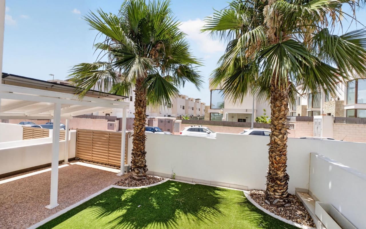 2 bedroom Apartment for sale in Ciudad Quesada with pool - € 329,900 (Ref: 9963998)