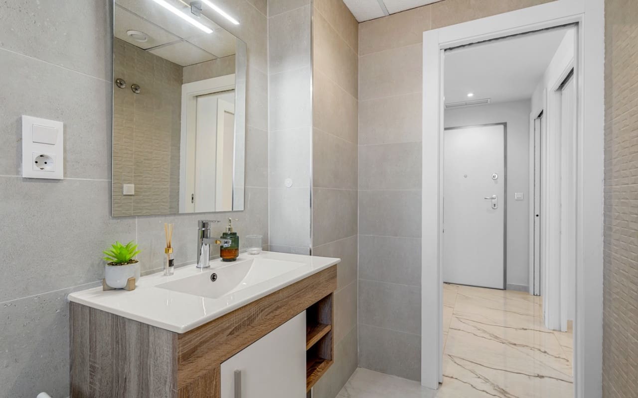 2 bedroom Apartment for sale in Playa Flamenca with pool - € 315,000 (Ref: 9963999)